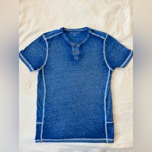 Buckle Black Men's Blue Tee